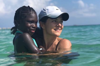 Andrea Pietra adoptó a su hija Stephanie hace 11 años en Haití