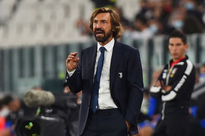 Andrea Pirlo hace su debut oficial como entrenador de Juventus