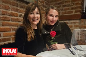 Andrea posa con su hija Fini Bocchino