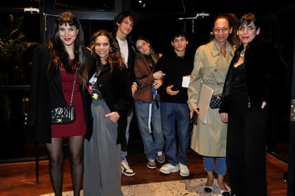 Andrea Rincón, Julieta Ortega, Ana Paula Dutil y dos de sus hijos, India y Bautista