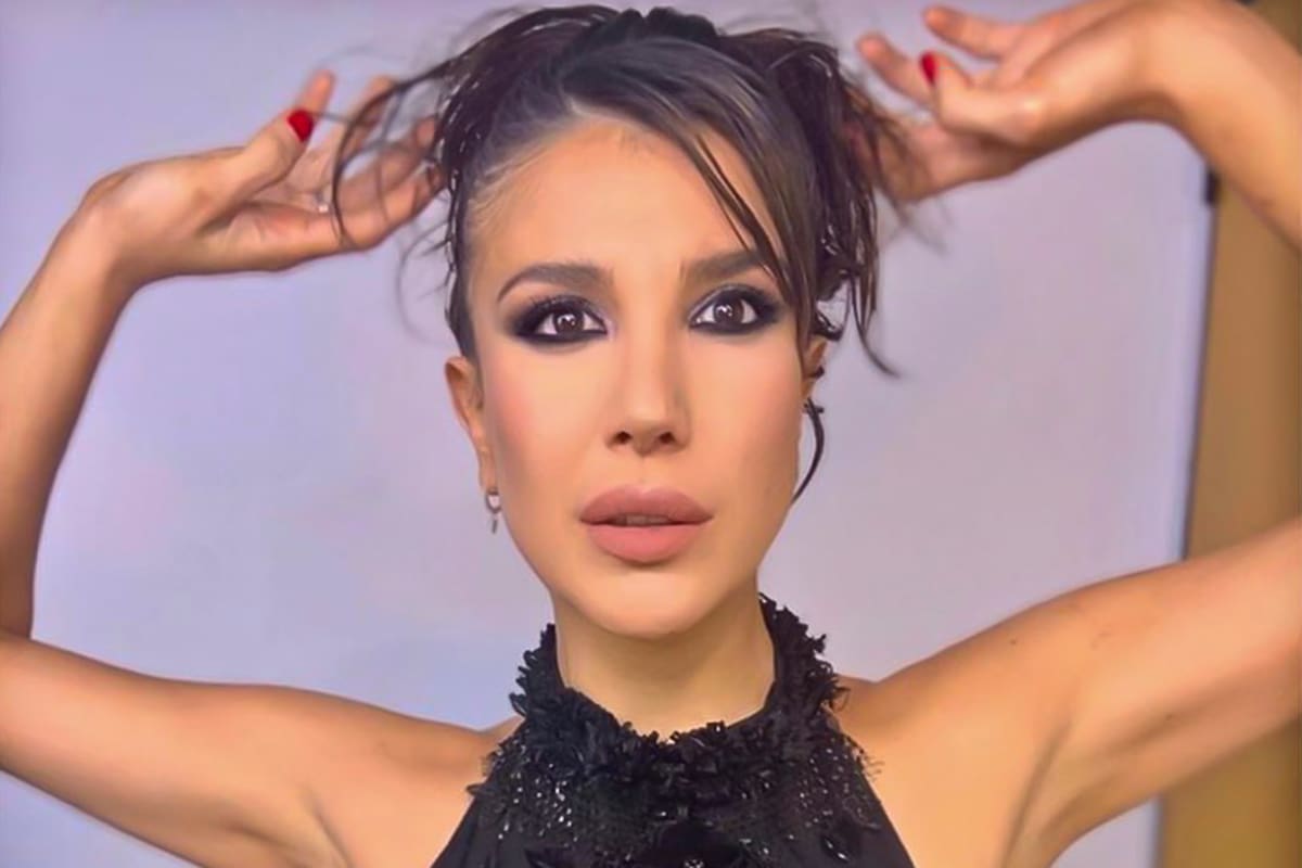 Andrea Rincón volvió a vestir como una vedette para su personaje en la segunda entrega de ATAV