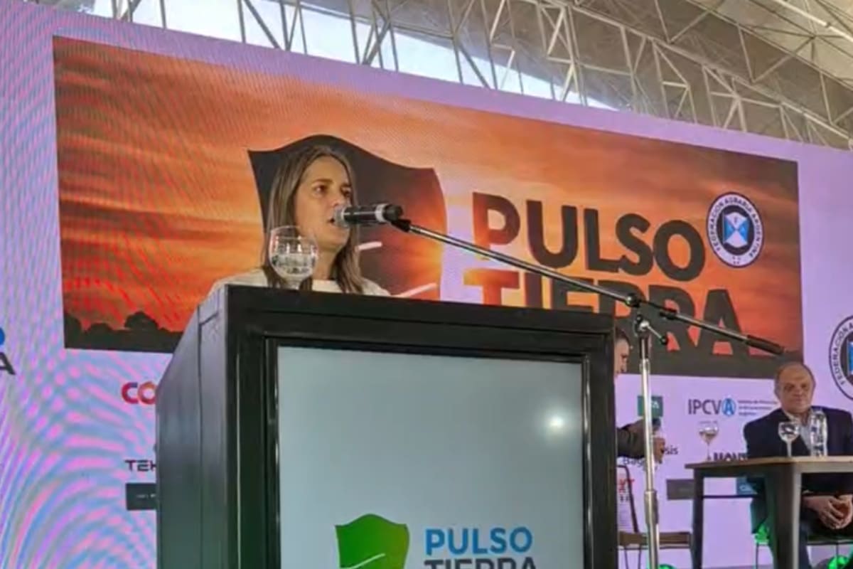 Andrea Sarnari, presidenta de Federación Agraria Argentina (FAA) en el evento en Córdoba