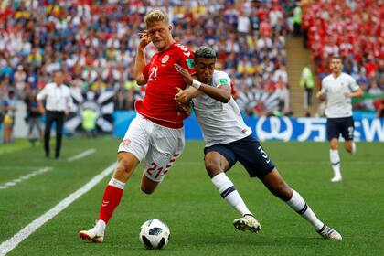 Andreas Cornelius de Dinamarca y Presnel Kimpembe de Francia