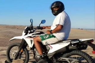 Murió un joven tras caer con su moto en los médanos: no tenía casco ni elementos de seguridad