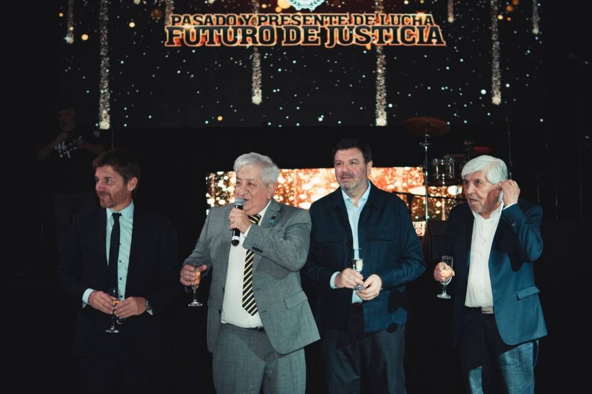 Andrés Basso, Julio Piumato, Ariel Lijo y Hugo Moyano en la fiesta de fin de año del gremio de los judiciales