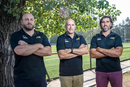 Andrés Bordoy y Juan Martín Fernández Lobbe son colaboradores del entrenador en el cuerpo técnico; Dogo se encarga de seguir a los protagonistas del Super Rugby Americas que son candidatos a integrar el seleccionado, y Corcho es la mano derecha del director técnico y el vocero en los descansos de los partidos ante la prensa.