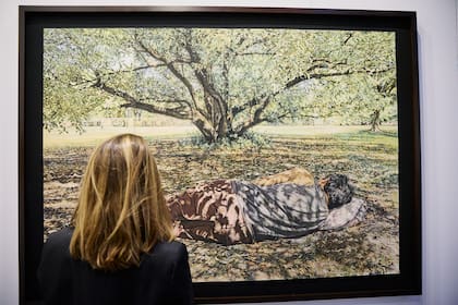 Andrés Buhar se mostró interesado por esta obra reciente de Mondongo