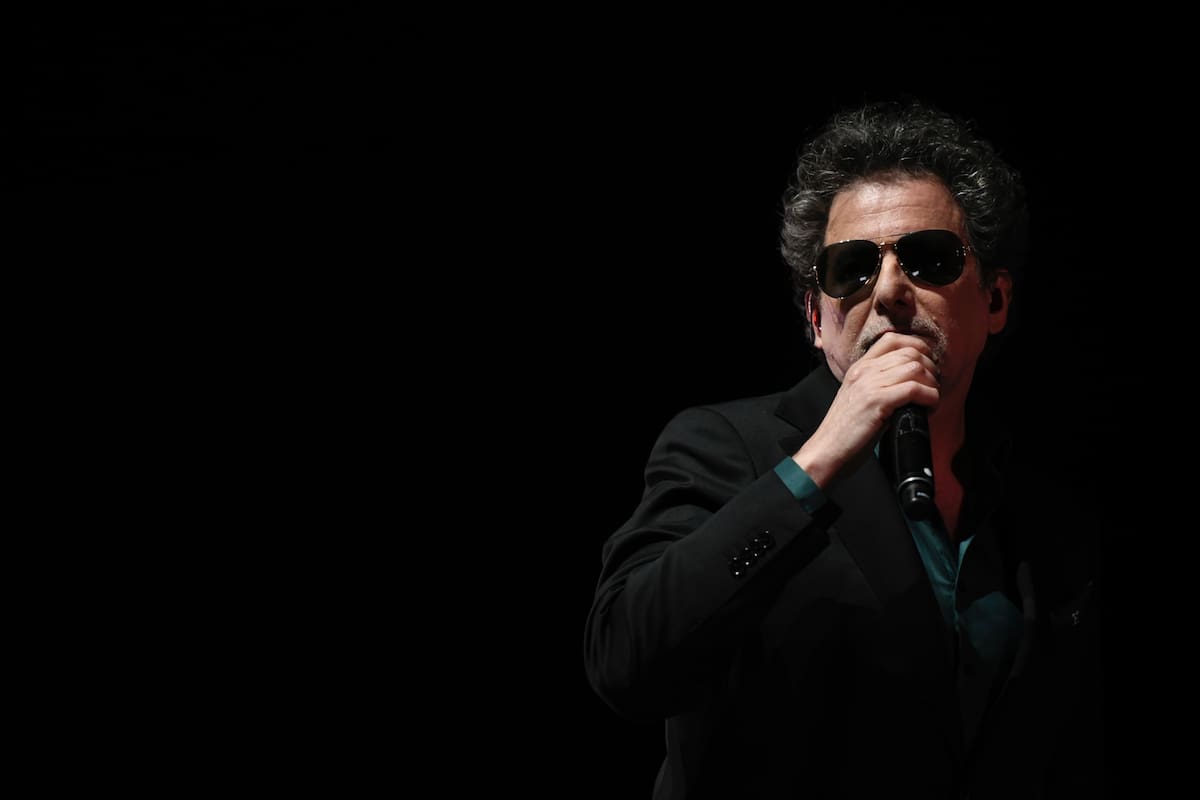 Andrés Calamaro durante el concierto que ofreció en el Wizink Center de Madrid. EFE / Víctor Lerena.
