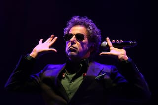 El tema de Andrés Calamaro que esconde la sorpresiva participación de un conocido periodista