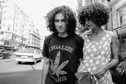 Andrés Calamaro y Mónica García en una de las pocas fotos juntos que trascendieron a la prensa