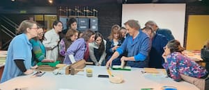 Una escuela argentina ganó el primer premio de la Bienal en Francia