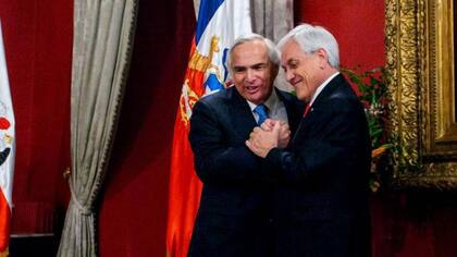 Andrés Chadwick, quien fuera ministro del Interior del fallecido expresidente Sebastián Piñera, ha mantenido una amistad con Hermosilla desde que eran compañeros en la universidad