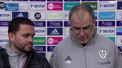 Andrés Clavijo, el traductor colombiano que acompaña a Bielsa en todas las conferencias de prensa