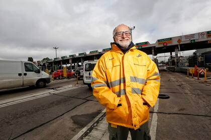 Andres Demichelis empleado reubicado del peaje parque Avellaneda de la autopista Perito Moreno ante la conversión a telepeaje