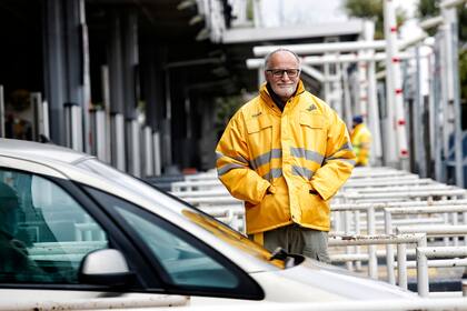 Andrés Demichelis, empleado reubicado del peaje parque Avellaneda de la autopista 25 de mayo, cobró el peaje a 1.600.000 autos en 17 años de trabajo
