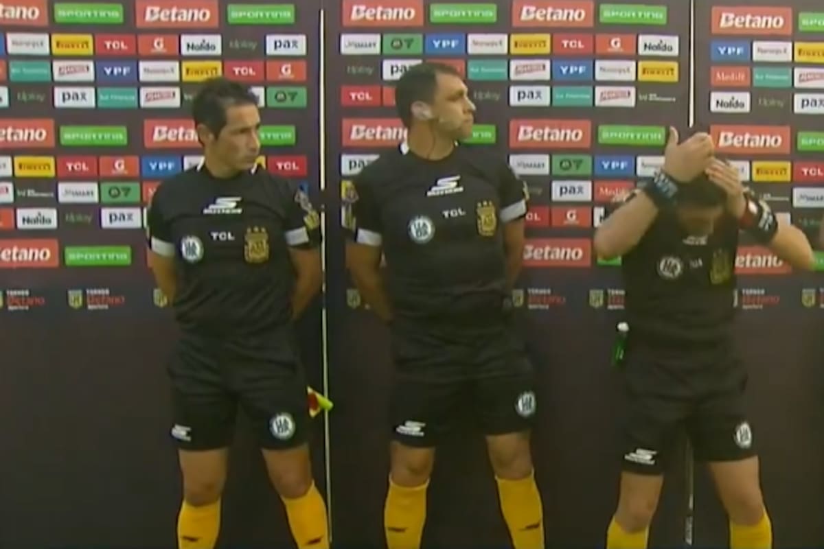 Andrés Merlos fue impactado por un proyectil durante la previa de Rosario Central y Estudiantes