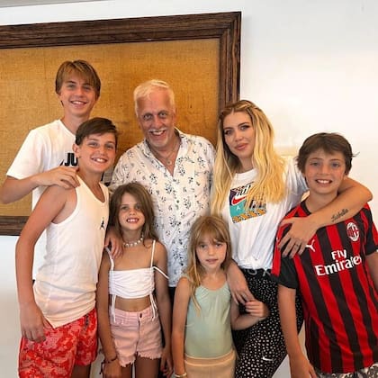 Andrés Nara se reconcilió con Wanda y conoció a Francesca e Isabella Icardi