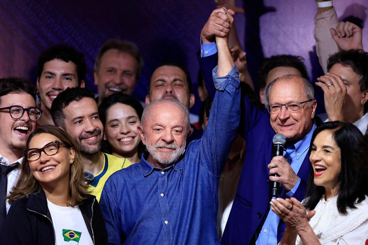 Lula remontó a Flavio Bolsonaro y la extensión del horario de votación abrió una disputa