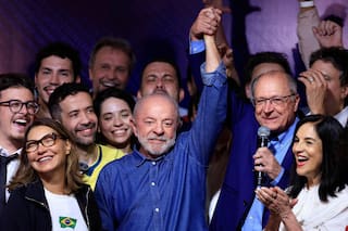 Un analista internacional explicó en detalle la remontada histórica de Lula y las dudas que generó el voto electrónico: "Llama la atención"