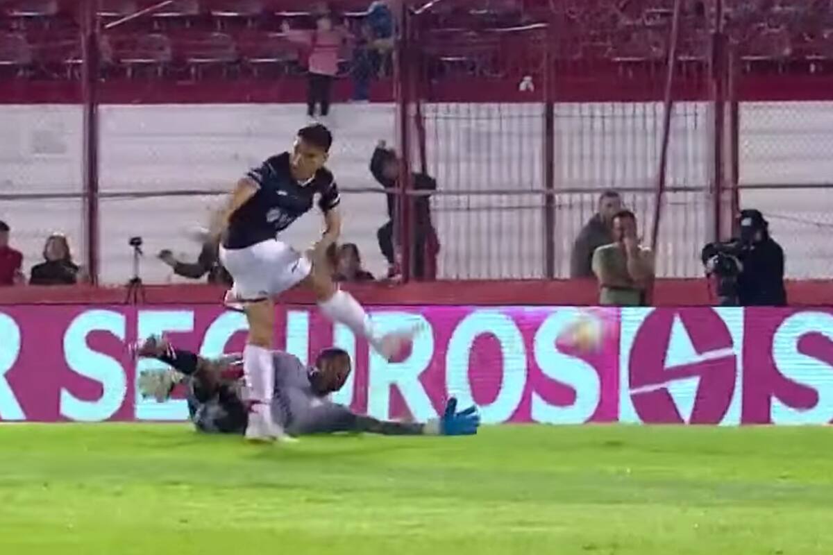 Andrés Roa, el colombiano de Huracán que marcó su gol "no look pass" ante Banfield