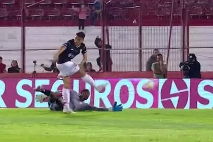 Andrés Roa, el colombiano de Huracán que marcó su gol "no look pass" ante Banfield