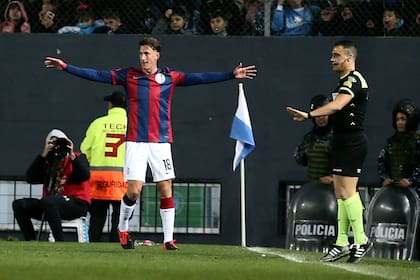 Andrés Vombergar hizo sus tres goles en San Lorenzo en condición de visitante y este lunes fue una de las figuras ante Racing
