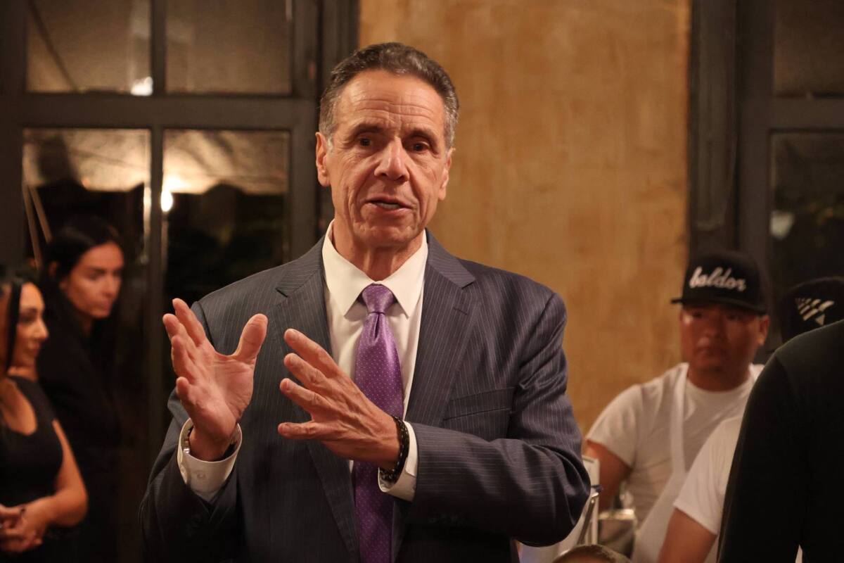 Andrew Cuomo propone ampliar las escuelas especializadas en Nueva York y coloca la educación en el centro de su campaña