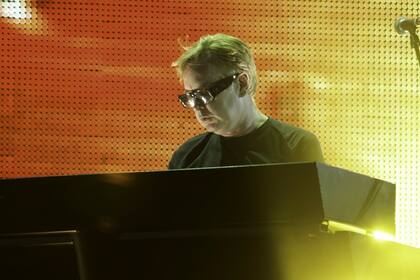 Andrew Fletcher en un concierto de la banda en Miami