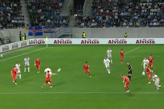 Una asistencia de taco, golazos de tiro libre y la astucia de Kane en el triunfo inglés