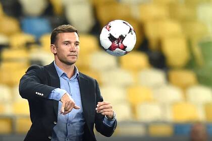 Andriy Shevchenko, DT de Ucrania, escapó del desastre nuclear de Chernobyl y vive la cuarentena en las afueras de Londres