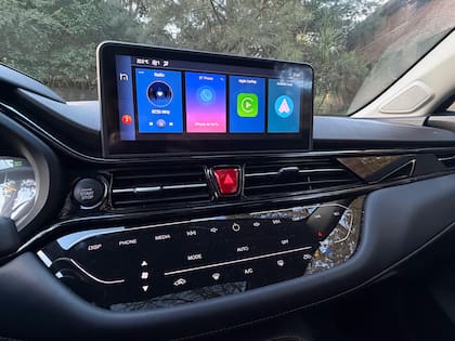 Android Auto y Apple CarPlay solo funcionan mediante conexión por cable