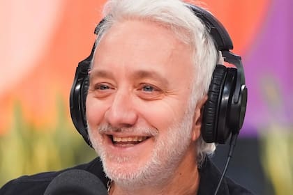 Andy Kusnetzoff vuelve a la playa para la cobertura de verano en Urbana Play