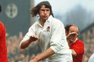 Andy Ripley jugando para Inglaterra en el Cinco Naciones: era un octavo de 1,96m y tranco desgarbado que se tornaba imparable