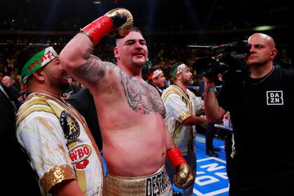 Andy Ruiz, campeón del mundo; la imagen que nadie podía imaginar