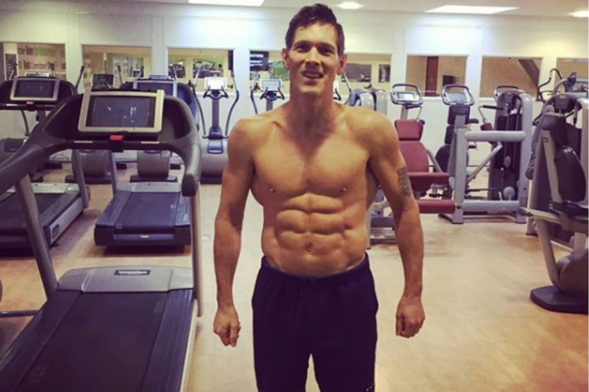 Andy Wilkilson dice que el secreto para mantenerse joven es dormir a oscuras, hacer deportes tres veces a la semana y reducir los carbohidratos