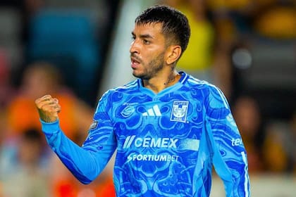 Ángel Correa con la camiseta de Tigres.