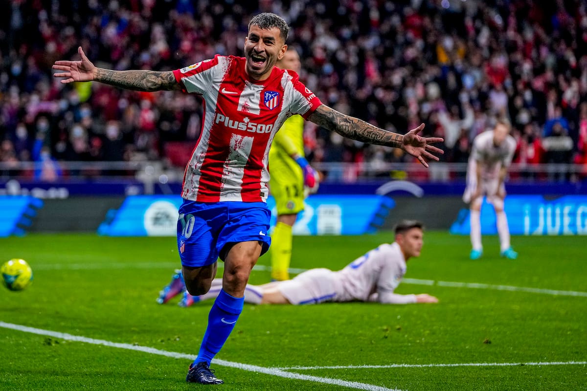 Ángel Correa festeja su primer gol; es su temporada más productiva en los seis años que lleva en el Atlético de Madrid