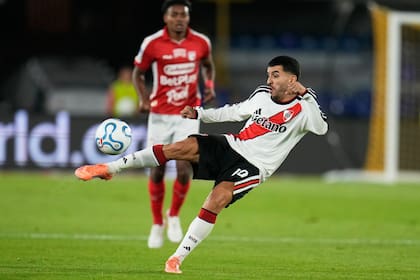 A qué hora juega River hoy