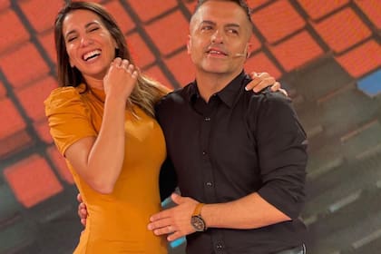 Ángel de brito criticó el desorden del auto de Cinthia Fernández y lo publicó en las redes sociales