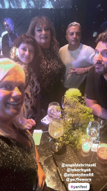 Ángel De Brito, Pepe Ochoa y La Barby en el cumpleaños de Yanina Latorre