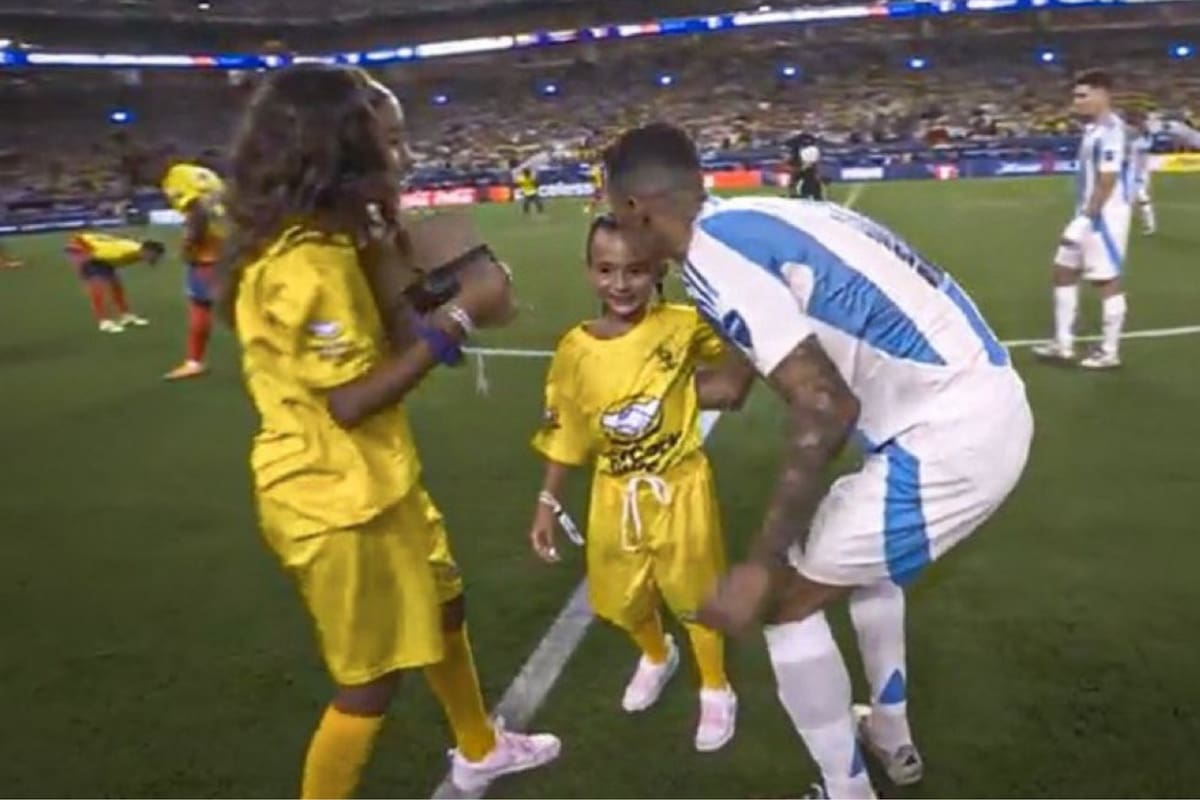 Ángel Di María con sus hijas en la final de la Copa América (Foto: captura)