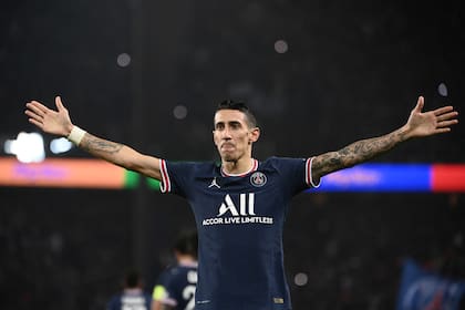 Ángel Di María, en el final del partido, marcó el gol de la victoria para el PSG, ante Lille, por la Liga de Francia