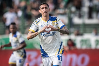 Ángel Di María festejo de gol ante Sarmiento de penal