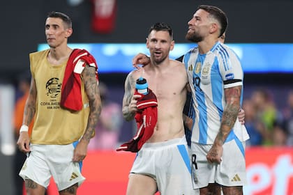 Ángel Di María, Lionel Messi y Nicolás Otamendi, la "vieja guardia" de la selección argentina