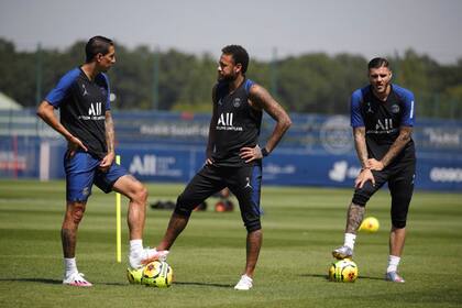 Ángel Di María, Neymar y Mauro Icardi en un entrenamiento de PSG, la semana pasada.