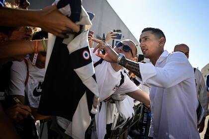 Angel Di María ya tuvo el primer contacto con los fanáticos de la Vecchia Signora