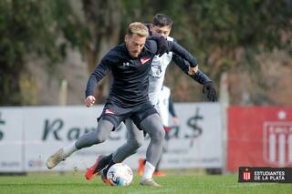 Estudiantes define las altas y bajas con Zielinski, mientras el DT le da forma al 4-4-2