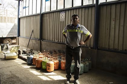 Ángel Toledo busca y recolecta gases en Guatemala que pueden perjudicar la atmósfera