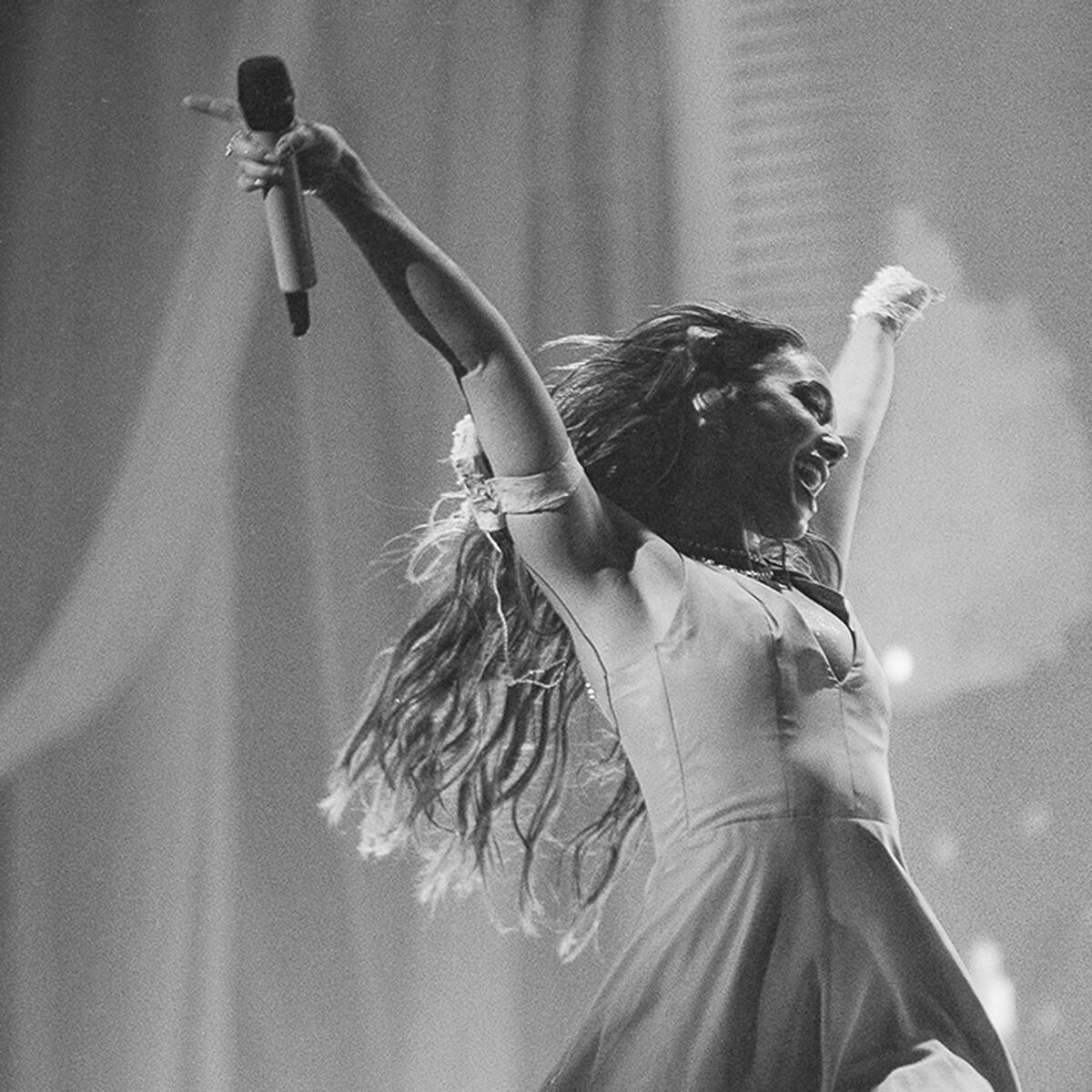Ángela Torres en el Gran Rex: emoción a sala llena, una invitada de lujo y la prueba de que la promesa se convirtió en realidad - LA NACION