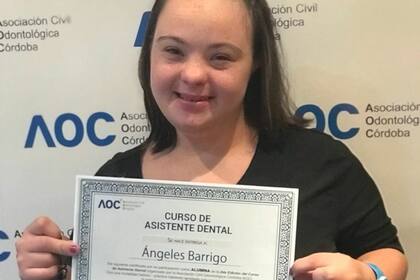 Ángeles Barrigo, de 24 años, fue la protagonista de un día histórico para la Asociación Odontológica de Córdoba. Foto: Facebook